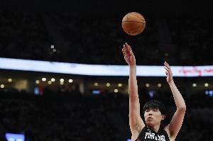 徐静雨：4分钟2帽有难度 照这样杨瀚森更大机会就在十几场比赛后