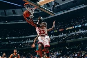 球员技术进步了?阿泰:只是现在规则允许你比以前多走一步而已